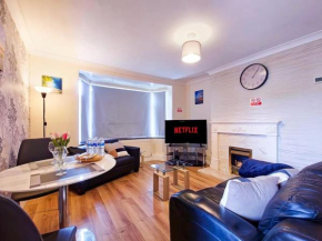 Cosy 2-bed apartment with free parking & ramp access